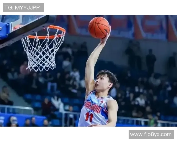 齐麟的崛起与挑战：从青年才俊到篮球赛场的闪耀明星之路