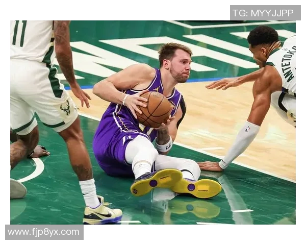 雄鹿与湖人激战360直播全程回顾精彩瞬间与赛后分析