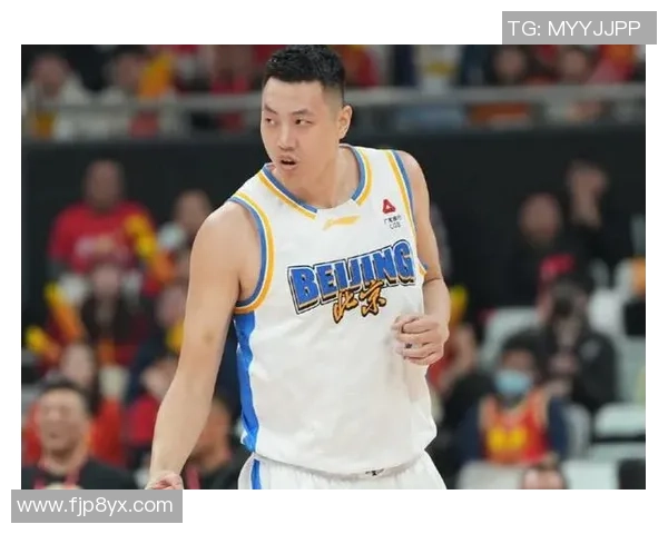 翟晓川：从篮球场上的拼搏者到生活中的多面手，探索他的成长与转变之路